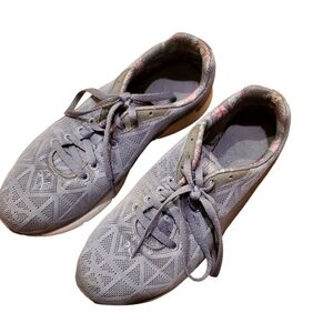 Puma Grey Athletic Gym Shoes Sneakers 7.5